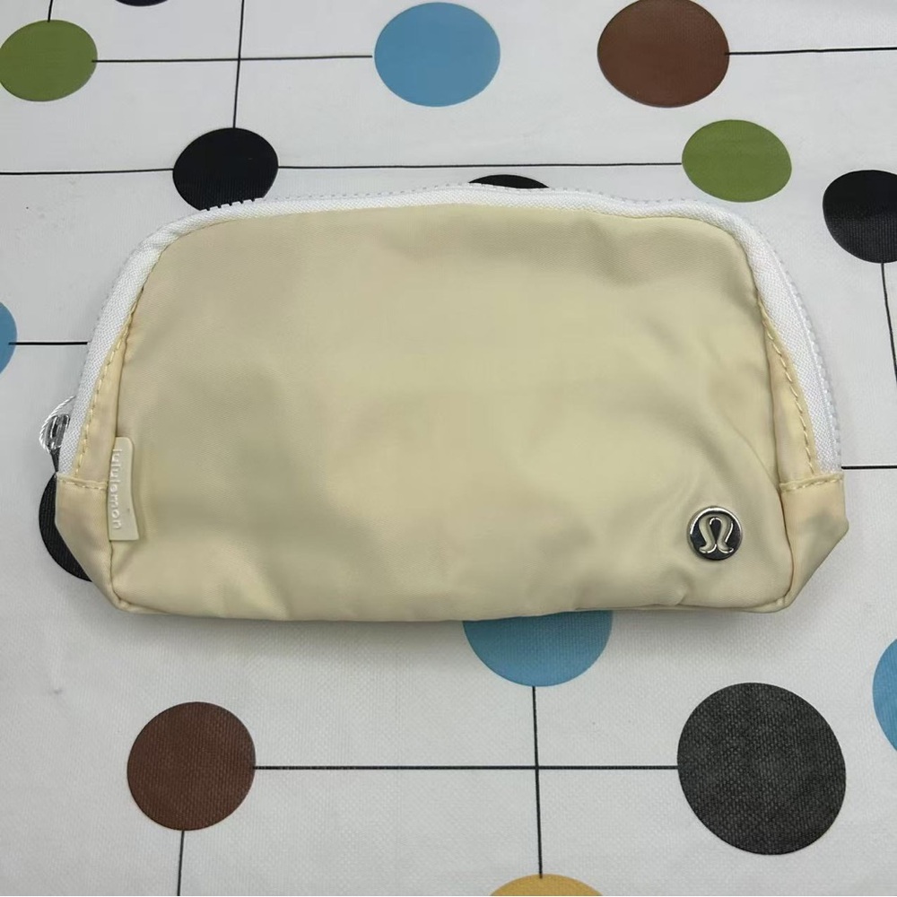 Lulumari Cream Crossbody Bag